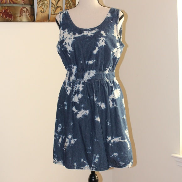 Forever 21, Acid wash denim open back 90's dress - Picture 1 of 8